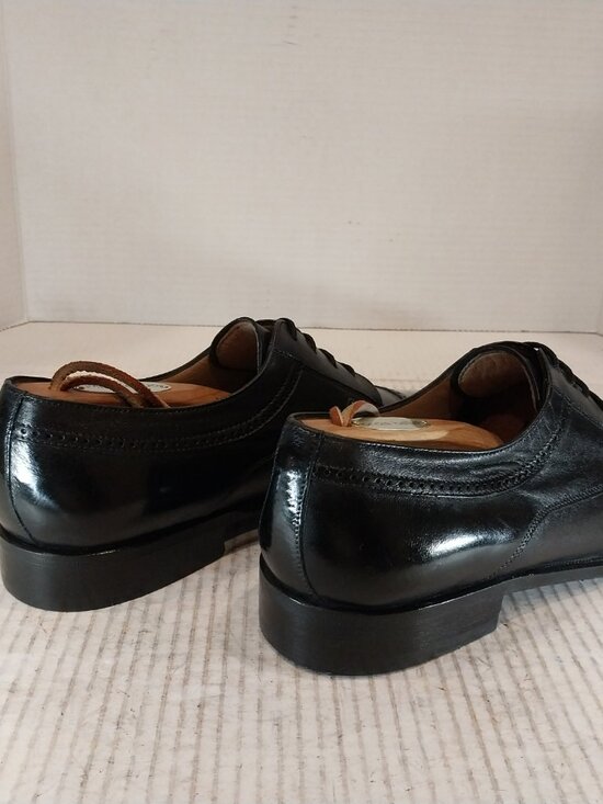 BALLY men\'s (SAVE $700) size 8 D black Derby.